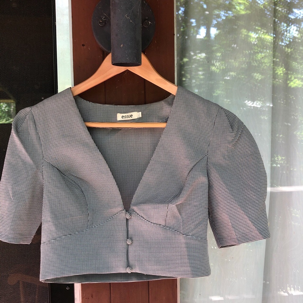 essue puff sleeve hounds tooth top